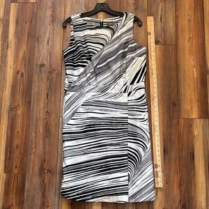 Taylor Black & White Asymmetrical Dress Sz 12